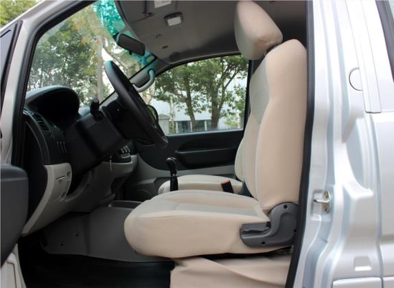 菱智 2018款 M3 1.5L 7座标准型 车厢座椅   前排空间