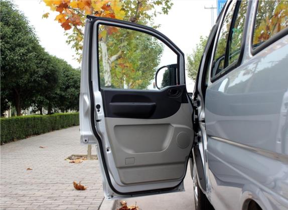 菱智 2018款 M3 1.5L 7座标准型 车厢座椅   前门板