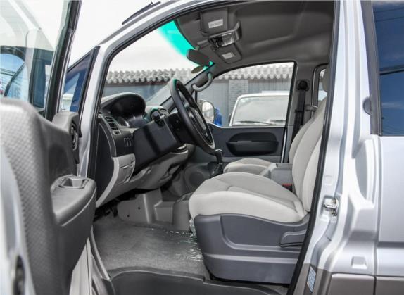 菱智 2018款 M3L 1.6L 7座舒适型 车厢座椅   前排空间