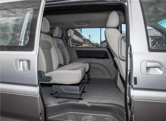 菱智 2018款 M3L 1.6L 7座舒适型 车厢座椅   后排空间