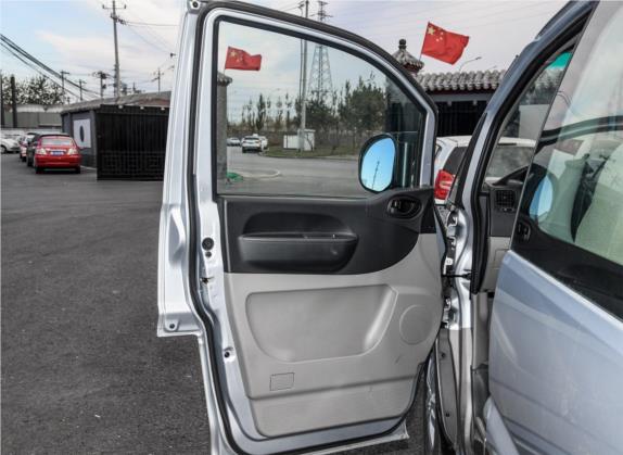菱智 2018款 M3L 1.6L 7座舒适型 车厢座椅   前门板