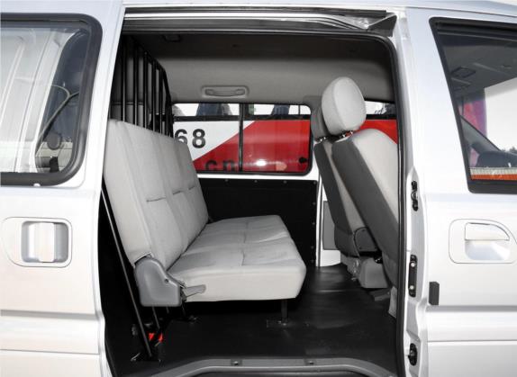 菱智 2018款 V3L 1.6L 5座物流版 车厢座椅   后排空间
