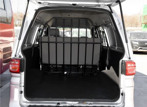 菱智 2018款 V3L 1.6L 5座物流版 车厢座椅   后备厢