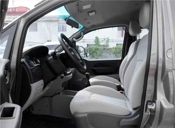 菱智 2019款 M3L 2.0L 7座标准型 车厢座椅   前排空间