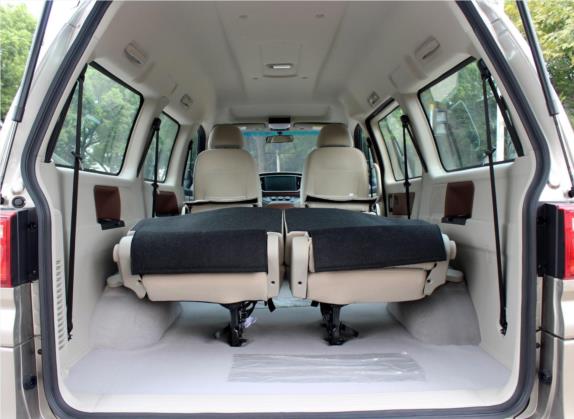 菱智 2019款 M5L 2.0L 7座舒适型 车厢座椅   后备厢