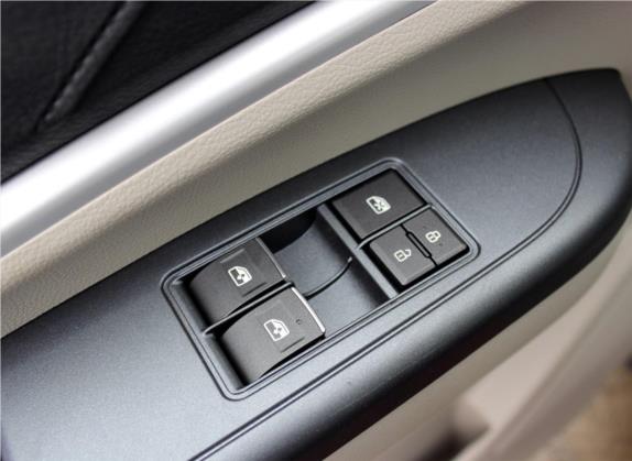 菱智 2019款 M5L 2.0L 9座舒适型 车厢座椅   门窗控制