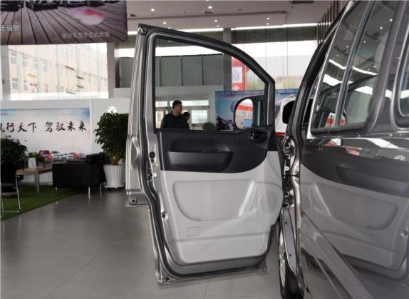 菱智 2019款 M3L 1.6L 7座标准型 车厢座椅   前门板