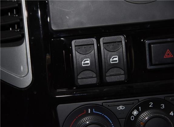 菱智 2019款 M3L 1.6L 7座标准型 车厢座椅   门窗控制