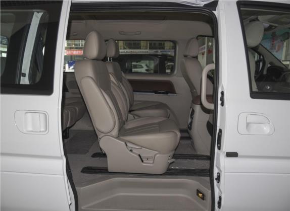 菱智 2019款 M5 1.6L 7座豪华型 国VI 车厢座椅   后排空间