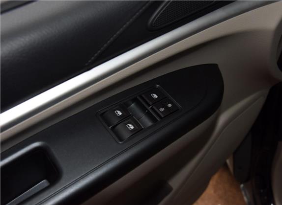 菱智 2019款 M5L 1.6L 7座基本型 国VI 车厢座椅   门窗控制