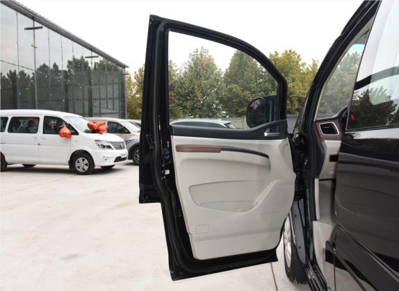 菱智 2019款 M5L 1.6L 7座舒适型 国VI 车厢座椅   前门板