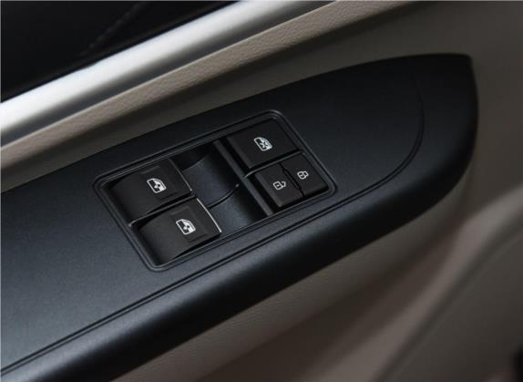 菱智 2019款 M5L 1.6L 7座舒适型 国VI 车厢座椅   门窗控制