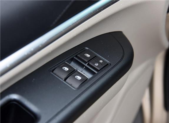 菱智 2019款 M5L 1.6L 7座豪华型 国VI 车厢座椅   门窗控制