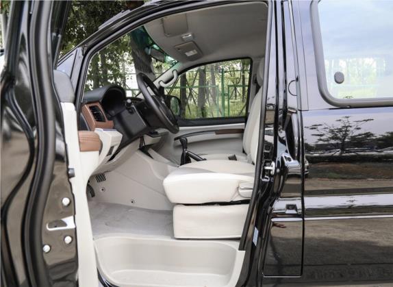 菱智 2019款 M5 1.6L 特供版 6座 车厢座椅   前排空间