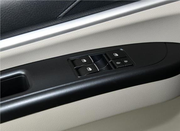 菱智 2019款 V3 1.6L 2座物流版 车厢座椅   门窗控制