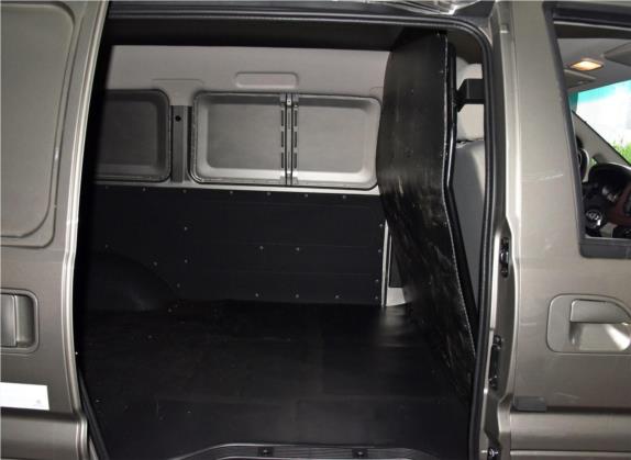 菱智 2019款 V3 1.6L 2座标准型 国VI 车厢座椅   后排空间