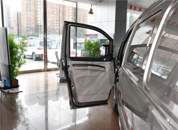 菱智 2019款 V3 1.6L 2座标准型 国VI 车厢座椅   前门板