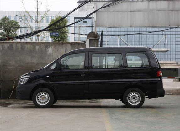 菱智 2019款 M5 1.6L 7座特供型 国VI 外观   正侧