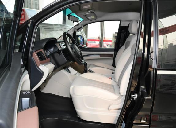 菱智 2019款 改款 M5L 1.6L 7座基本型 国VI 车厢座椅   前排空间