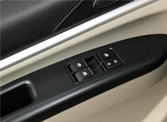 菱智 2019款 改款 M5L 1.6L 7座基本型 国VI 车厢座椅   门窗控制