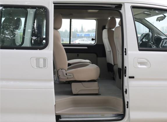 菱智 2019款 改款 M5L 1.6L 9座基本型 国VI 车厢座椅   后排空间