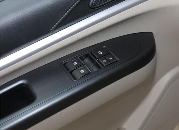 菱智 2019款 改款 M5L 1.6L 9座基本型 国VI 车厢座椅   门窗控制