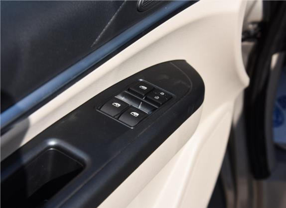 菱智 2020款 M5L 1.6L 豪华型 7座 车厢座椅   门窗控制