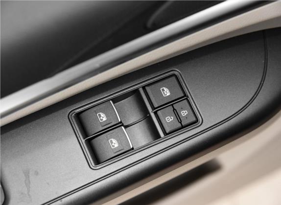 菱智 2020款 M5 1.6L 豪华型 7座 车厢座椅   门窗控制