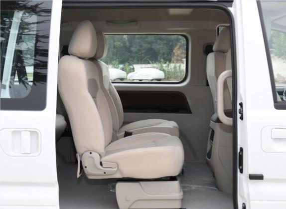 菱智 2020款 M5L 1.6L 舒适型 7座 车厢座椅   后排空间