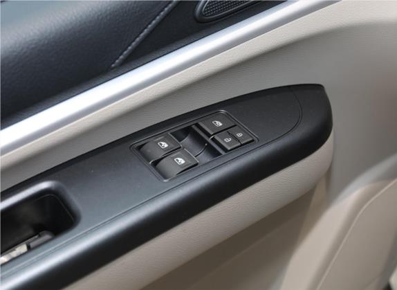 菱智 2020款 M5L 1.6L 舒适型 7座 车厢座椅   门窗控制