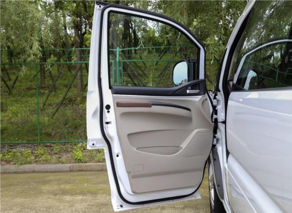 菱智 2020款 M5L 1.6L 舒适型 9座 车厢座椅   前门板