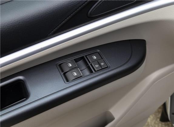 菱智 2020款 M5L 1.6L 舒适型 9座 车厢座椅   门窗控制