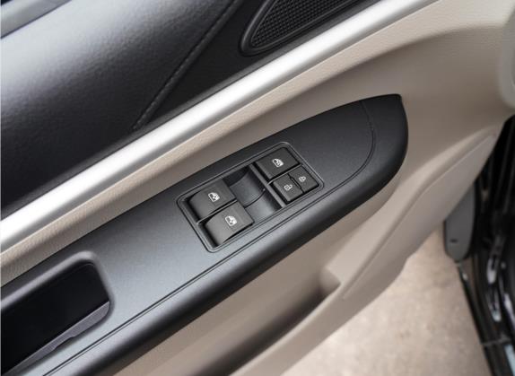 菱智 2020款 M5L 1.6L 实用型 车厢座椅   门窗控制