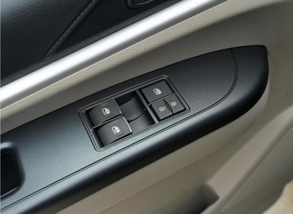 菱智 2020款 M5L 1.6L 基本型 7座 车厢座椅   门窗控制