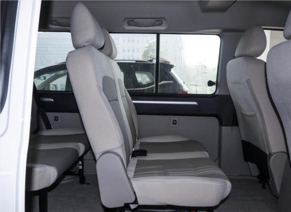 菱智 2020款 M5L 1.6L 基本型 9座 车厢座椅   后排空间