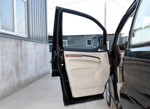 菱智 2020款 M5L 2.0L 基本型 9座 车厢座椅   前门板