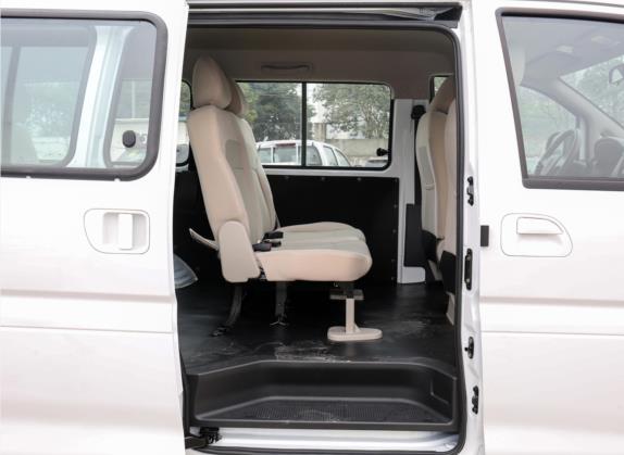 菱智 2021款 M5L 2.0L 实用型 车厢座椅   后排空间