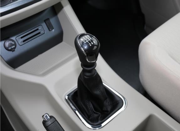 菱智 2021款 M5L 2.0L 实用型 中控类   挡把