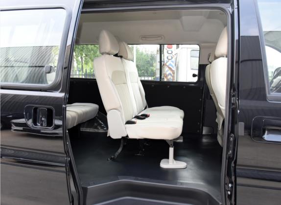 菱智 2022款 M5L 1.6L 实用型 7座 车厢座椅   后排空间