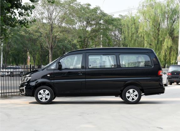 菱智 2022款 M5L 1.6L 实用型 7座 外观   正侧