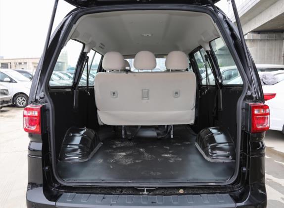 菱智 2022款 M5 1.6L 实用型 5座 车厢座椅   后备厢