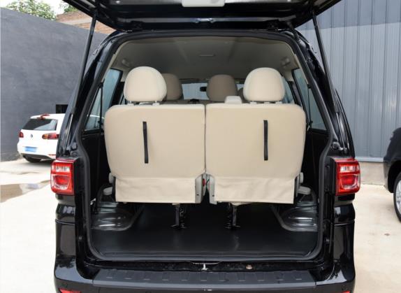 菱智 2022款 M5 1.6L 实用型 7座 车厢座椅   后备厢