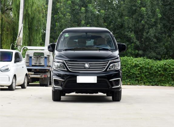 菱智 2022款 M5 1.6L 实用型 7座 外观   正前