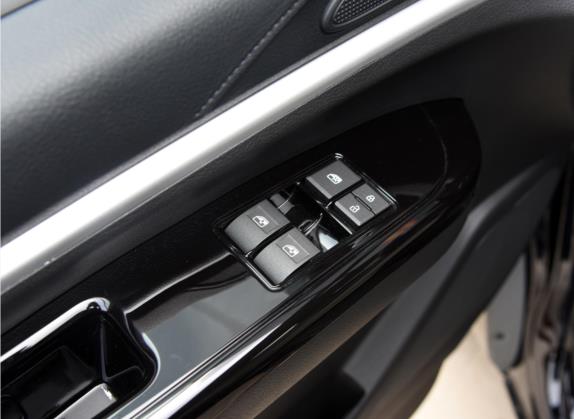 菱智 2022款 M5 1.6L 实用型 7座 车厢座椅   门窗控制