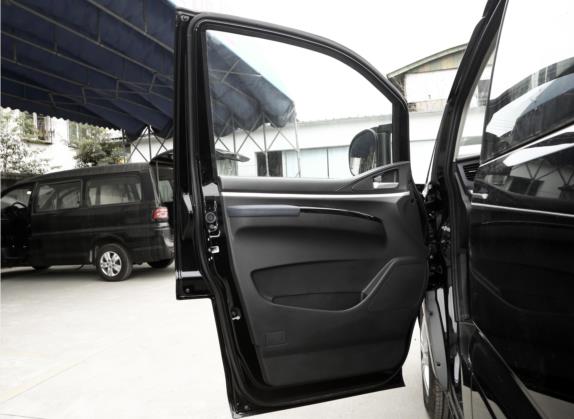 菱智 2022款 奋斗款 M5L 1.6L 基本型 7座 车厢座椅   前门板