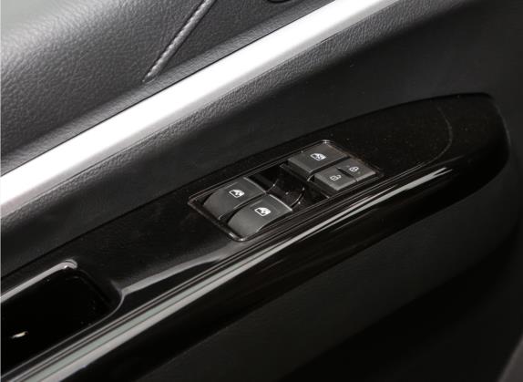 菱智 2022款 奋斗款 M5L 1.6L 基本型 7座 车厢座椅   门窗控制