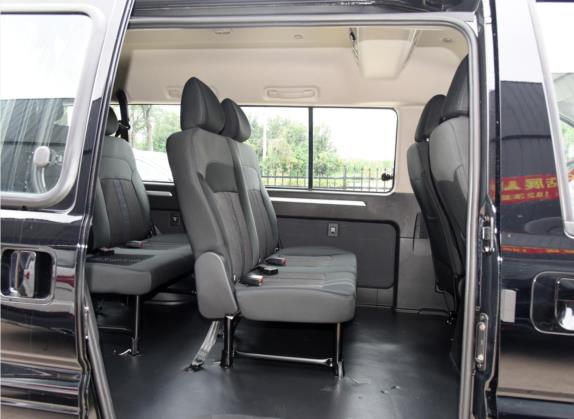 菱智 2022款 奋斗款 M5L 1.6L 基本型 9座 车厢座椅   后排空间