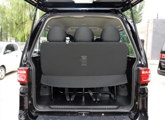 菱智 2022款 奋斗款 M5L 1.6L 基本型 9座 车厢座椅   后备厢