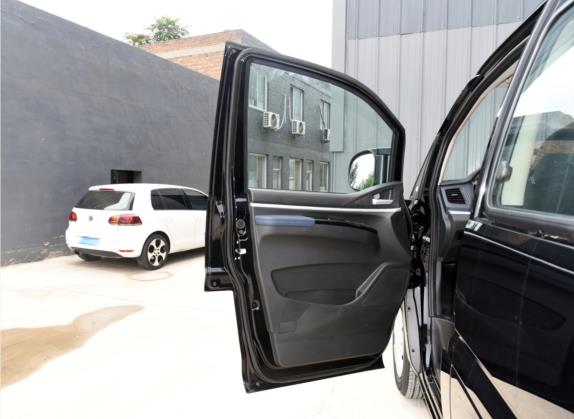 菱智 2022款 奋斗款 M5L 1.6L 基本型 9座 车厢座椅   前门板