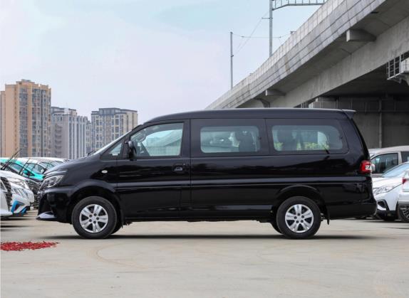 菱智 2022款 奋斗款 M5L 1.6L 舒适型 9座 外观   正侧